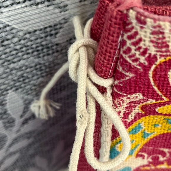 🩷3/$15 Pink Burlap Tote 17W x 12”H x 6.5” Width NWOT - Picture 10 of 10